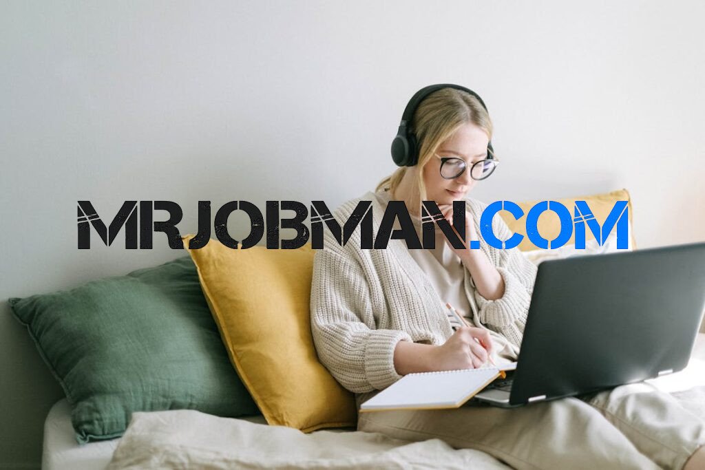 Who Exactly Is a Blogger on Social Media?